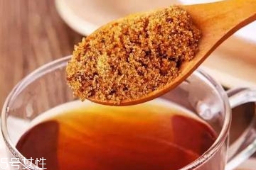 紅糖面膜用什么水稀釋?zhuān)考t糖面膜用熱水還是冷水泡？