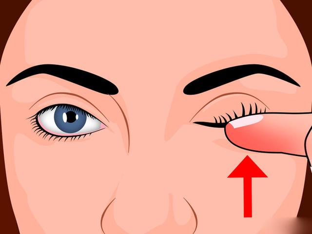 沒有睫毛夾怎樣使睫毛卷翹的7個(gè)小竅門