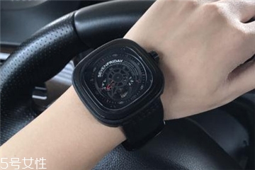 sevenfriday手表價位 手腕上的硬朗與雅致