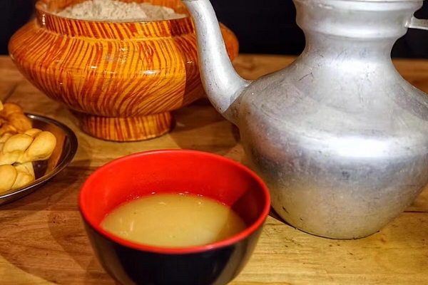 酥油茶是哪個(gè)民族的特色食品 藏族美食