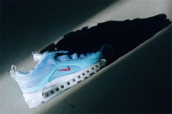 耐克air max 97萬花筒價格 市場價逼近3k