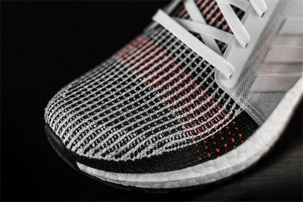 阿迪達(dá)斯ub19測評(píng) ultraboost19腳感怎么樣