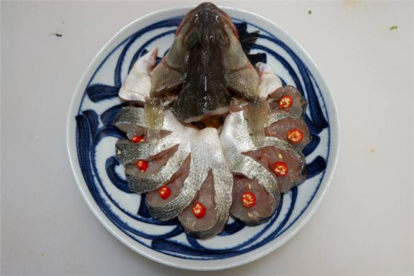 鱸魚(yú)和什么一起吃好 鱸魚(yú)和什么搭配最有營(yíng)養(yǎng)