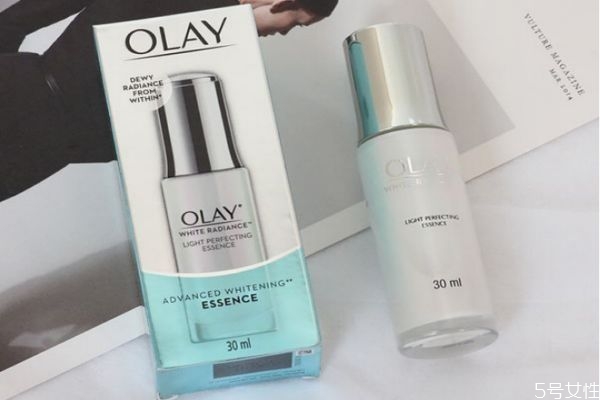 olay淡斑小白瓶和光感小白瓶哪個好 olay淡斑小白瓶價錢