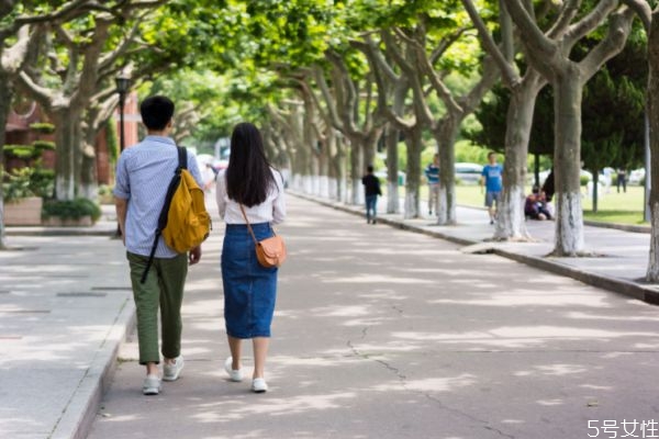 戀愛(ài)中為什么女生突然不理你 ?女人突然不理你原因