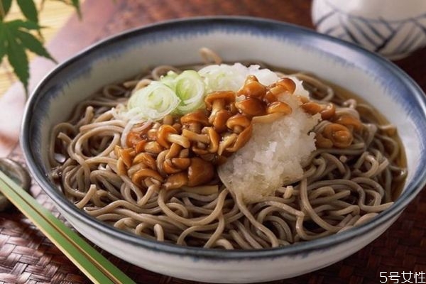 蕎麥面有什么營養(yǎng)價值呢 吃蕎麥面有什么好處呢