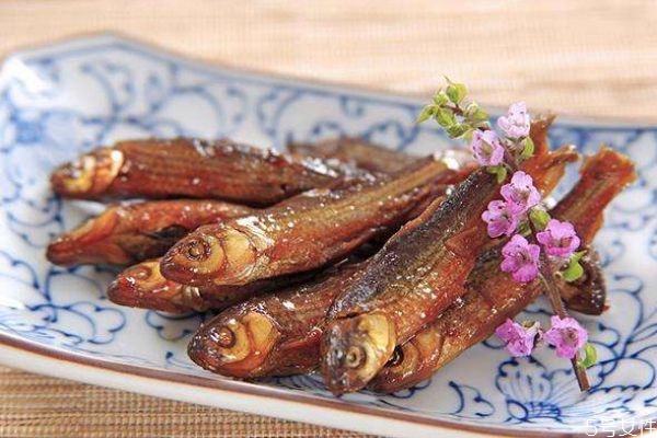 麥穗魚應(yīng)該沒在挑選呢 麥穗魚怎么做好吃呢