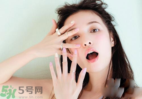 眼妝暈妝怎么辦？解救眼妝暈妝的方法