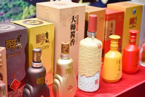 白酒怎么區(qū)分糧食酒和勾兌酒 白酒清香和濃香醬香意思