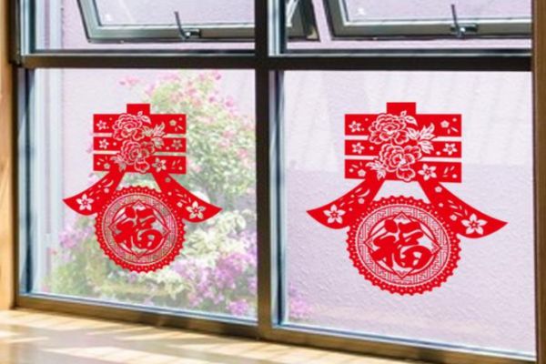 貼窗花正面朝屋里頭還是朝外面 過(guò)年窗花可以提前貼嗎