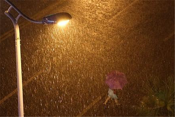 暴雨自救指南 暴雨有幾級預(yù)警