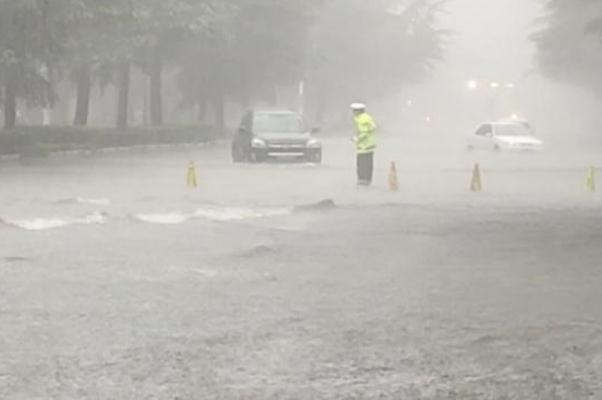 湖北隨縣柳林鎮(zhèn)遭遇極端強(qiáng)降雨 暴雨天氣要查哪些隱患