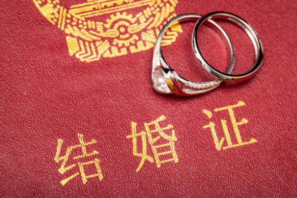 結(jié)婚要準(zhǔn)備些什么東西 結(jié)婚要買幾個(gè)戒指