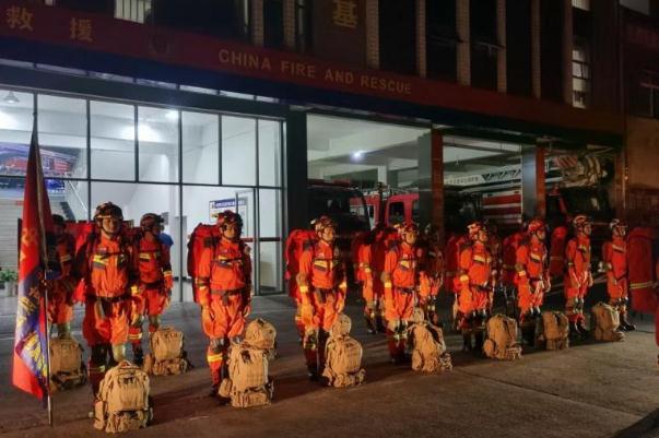 地震來臨時如何避險 地震來臨時我們應(yīng)該怎么做