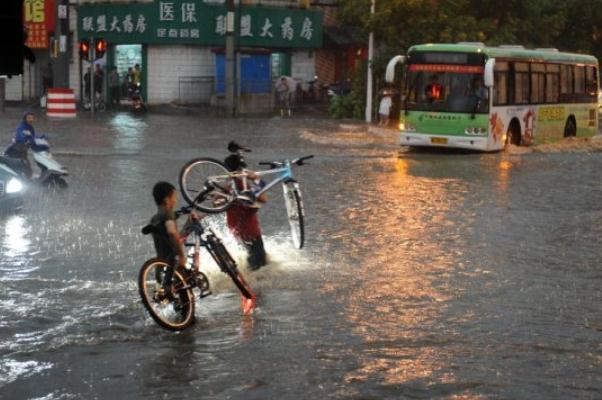 暴雨天氣有哪些安全風(fēng)險 暴雨帶來的危害