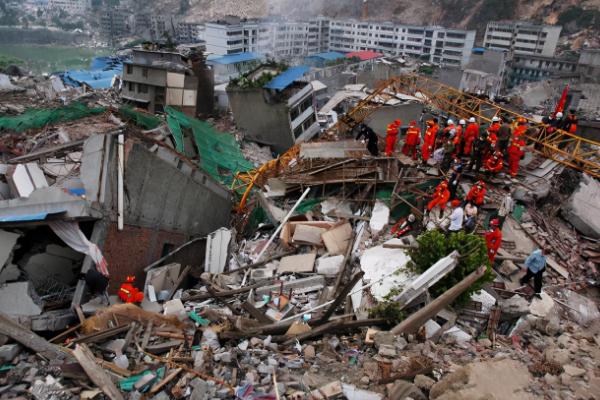 地震要用濕毛巾捂住口鼻嗎 地震要怎么逃生