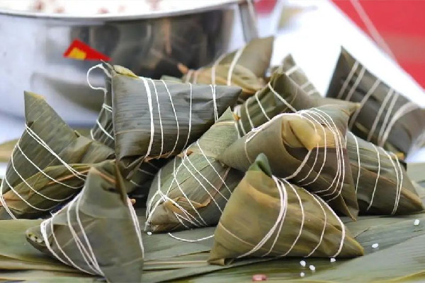 生粽子煮多長時間才能煮熟 生粽子用冷水還是熱水煮