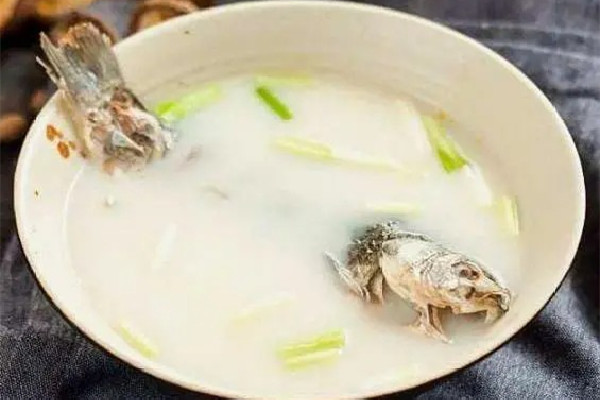 鯽魚湯會(huì)不會(huì)發(fā)胖 鯽魚湯喝多了有啥壞處