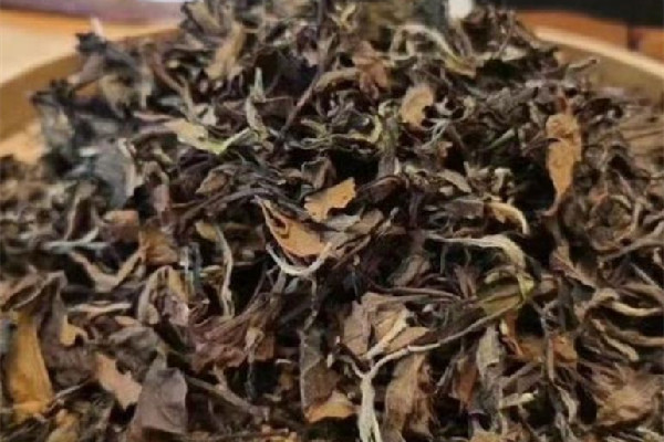 老白茶的等級(jí)怎么分 老白茶買(mǎi)茶餅還是散茶