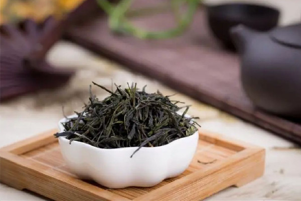 茶農(nóng)稱赤腳踩茶葉是傳統(tǒng)工藝 茶葉是怎么制作出來的