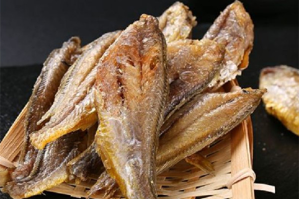 炸小黃魚(yú)吃了會(huì)長(zhǎng)胖嗎 炸小黃魚(yú)吃多少合適